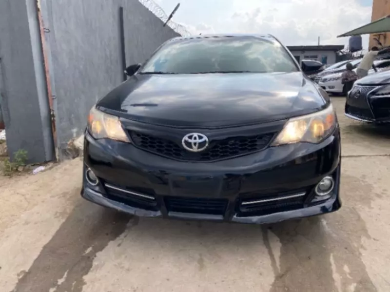 Toyota Camry   - 2012