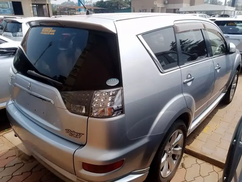Mitsubishi OUTLANDER   - 2014