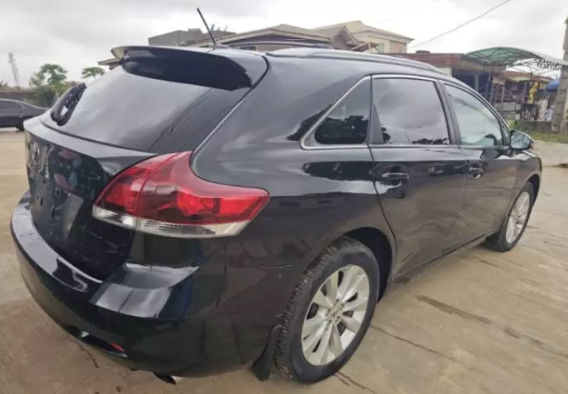 Toyota Venza   - 2013