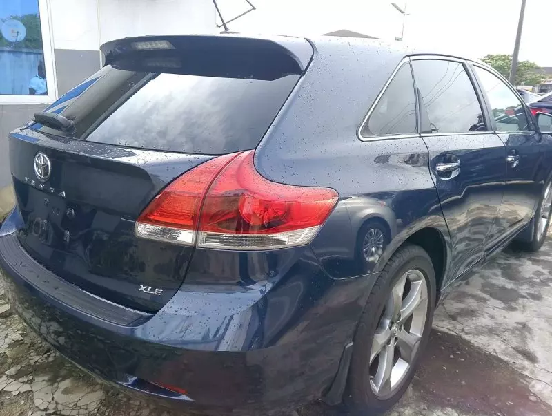 Toyota Venza   - 2015