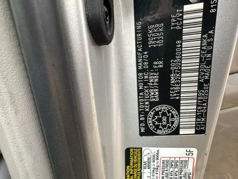 Toyota Camry   - 2005