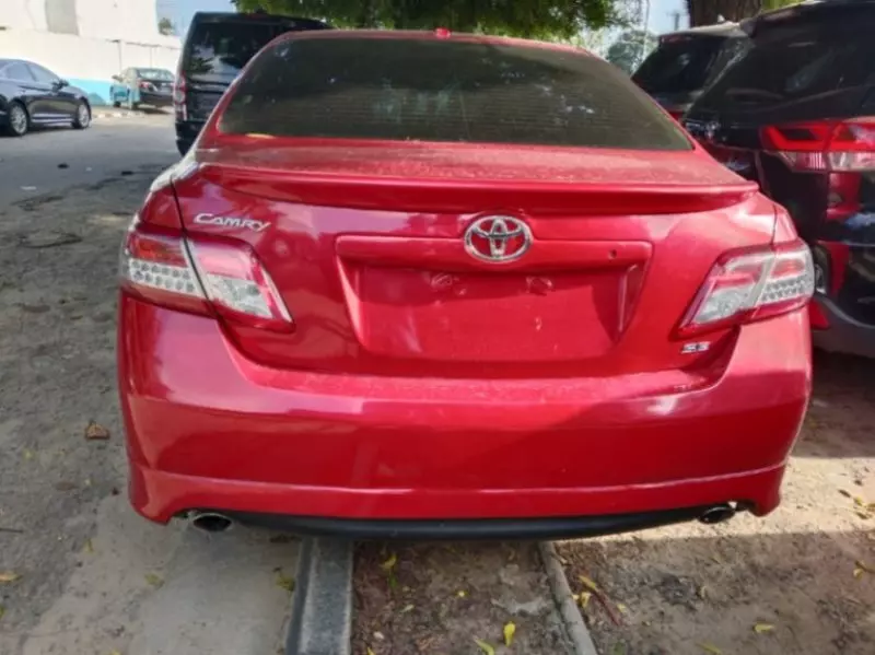 Toyota Camry   - 2010