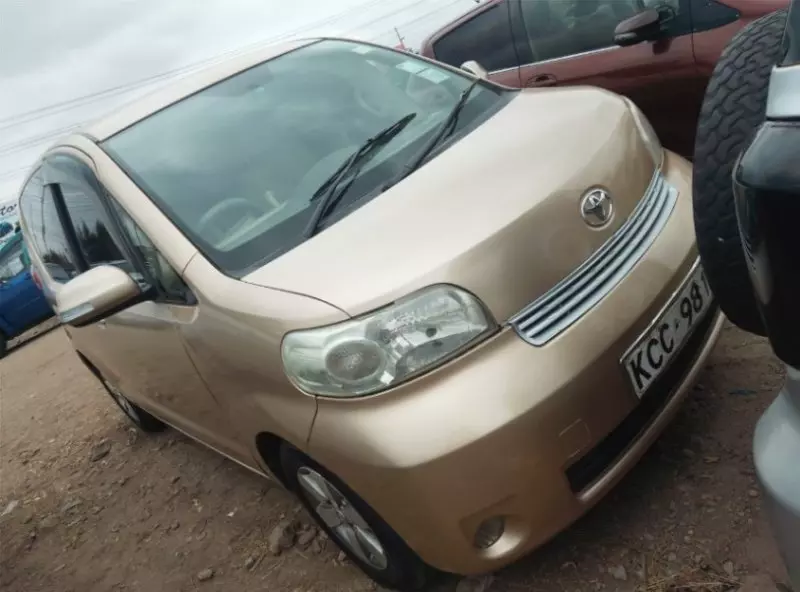 Toyota Porte   - 2009