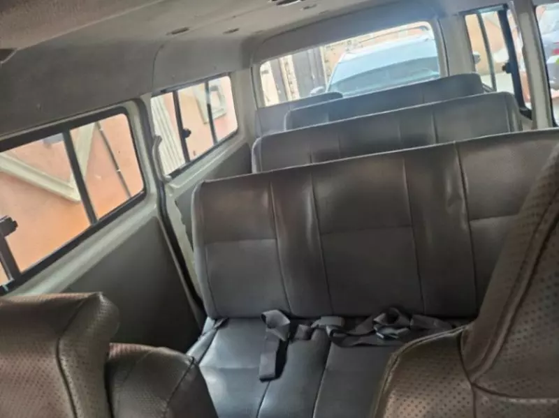 Toyota Hiace   - 2010
