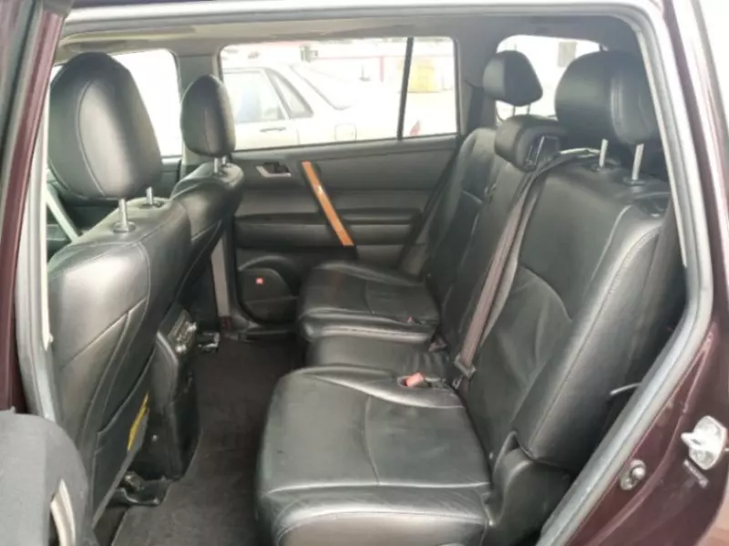 Toyota Highlander   - 2011