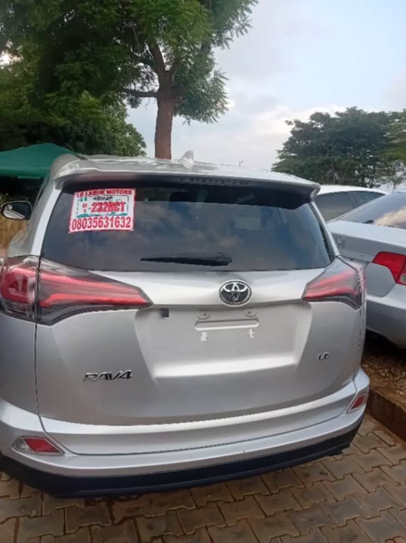 Toyota RAV4   - 2014