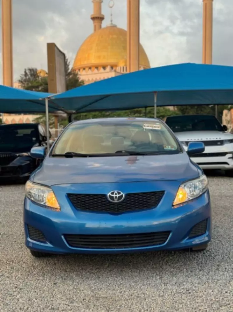 Toyota Corolla   - 2009