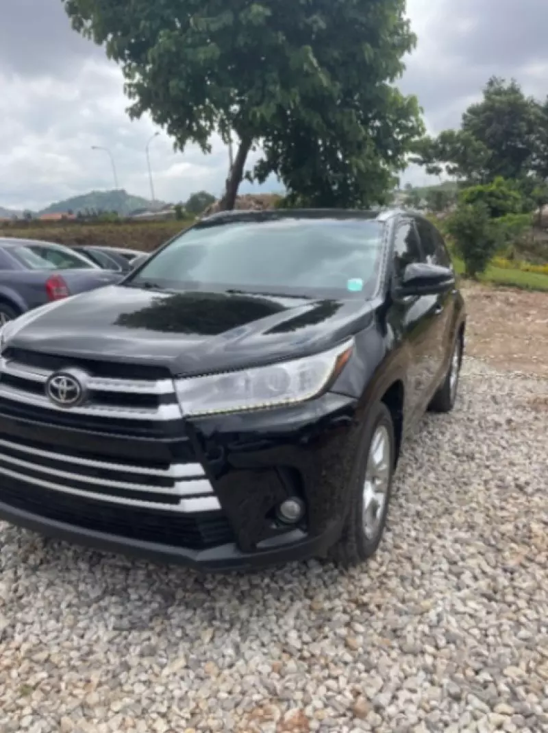 Toyota Grand Highlander   - 2016