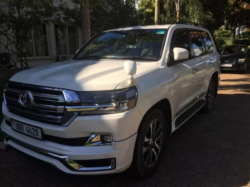 Toyota Landcruiser  V8   - 2010