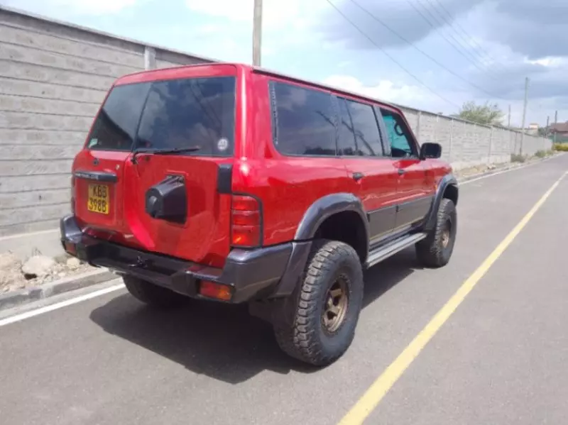 Nissan Patrol   - 2000