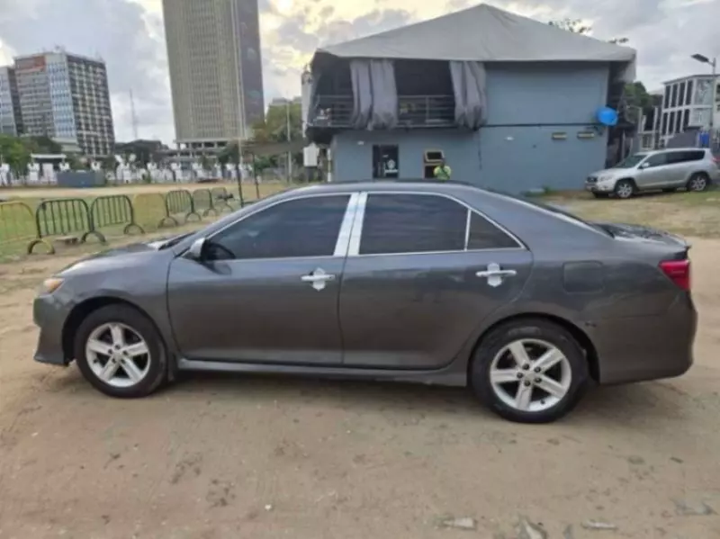 Toyota Camry   - 2013