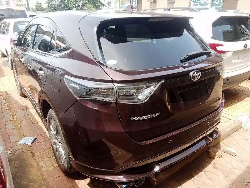 Toyota Harrier   - 2016