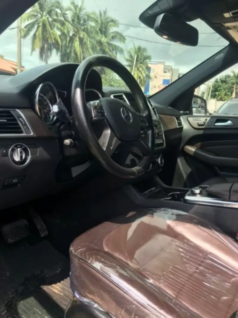 Mercedes-Benz Ml-class   - 2012