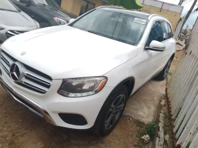 Mercedes-Benz GLC 300   - 2017