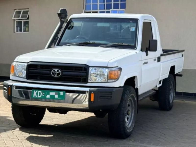 Toyota Land Cruiser 79 Single Cabin