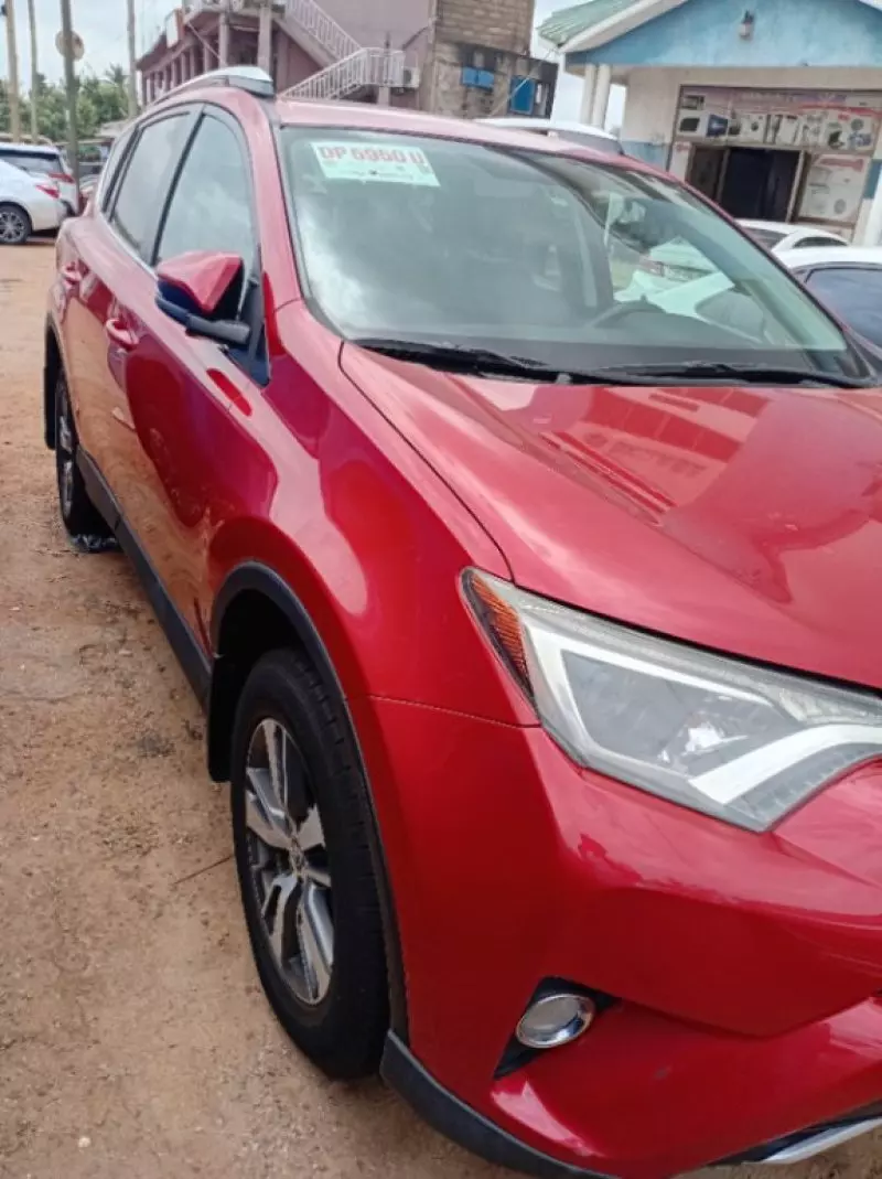 Toyota RAV4   - 2016