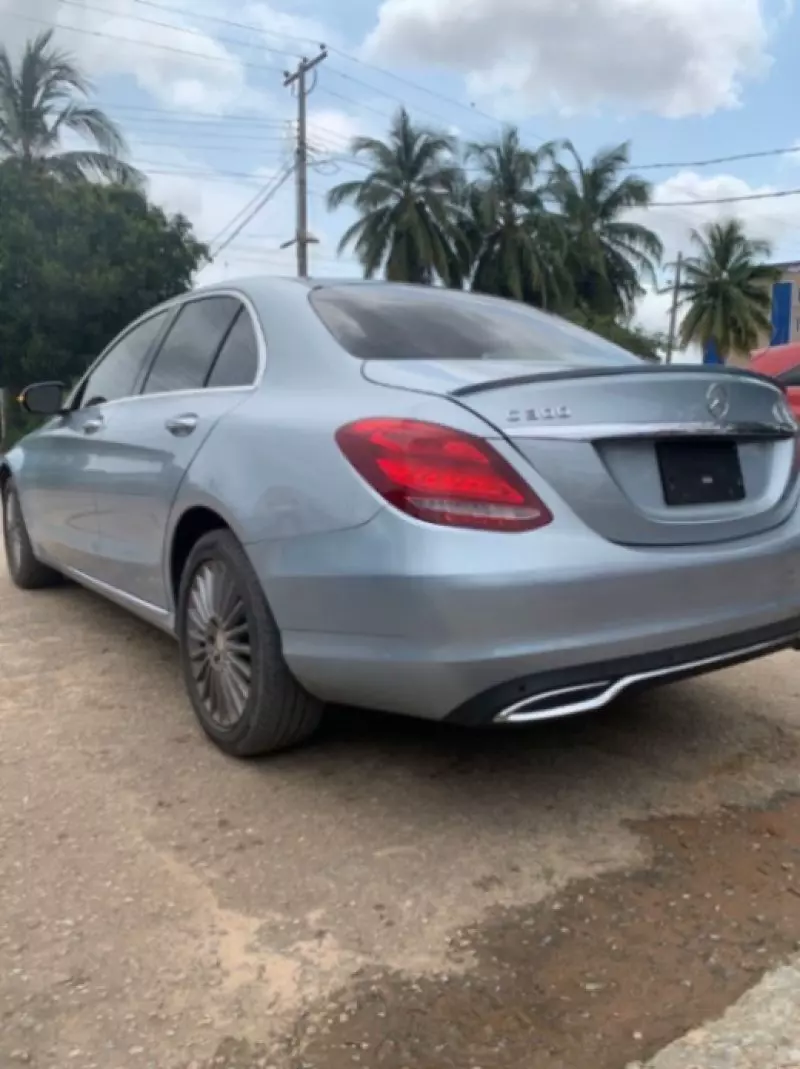 Mercedes-Benz C 300