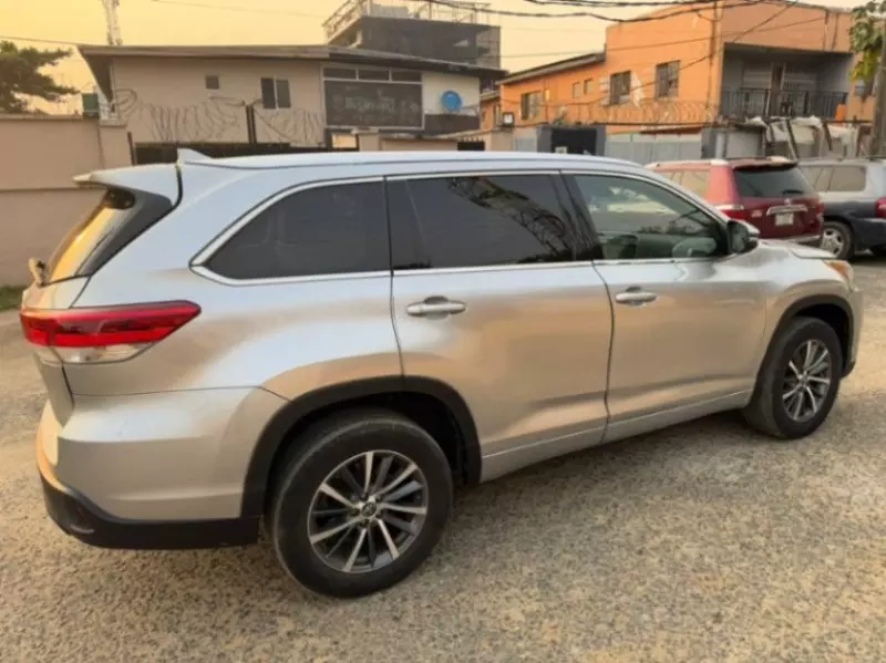 Toyota Highlander   - 2018