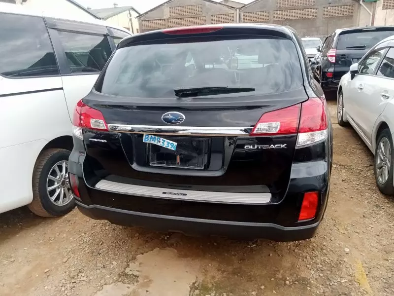 Subaru Outback   - 2012