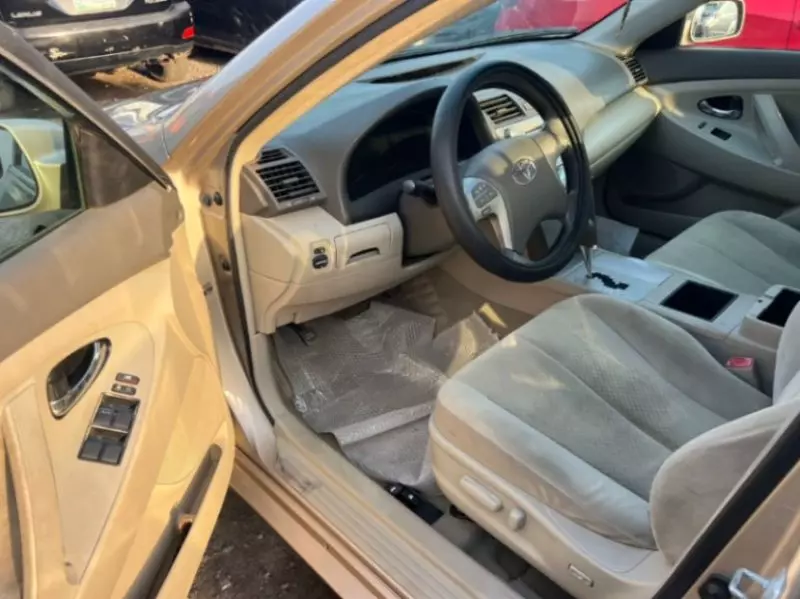 Toyota Camry   - 2009