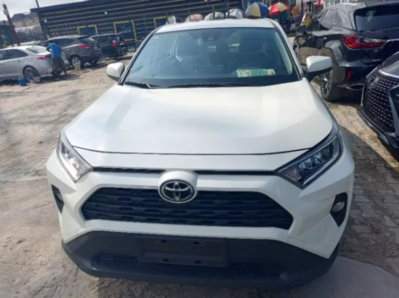Toyota RAV 4   - 2021