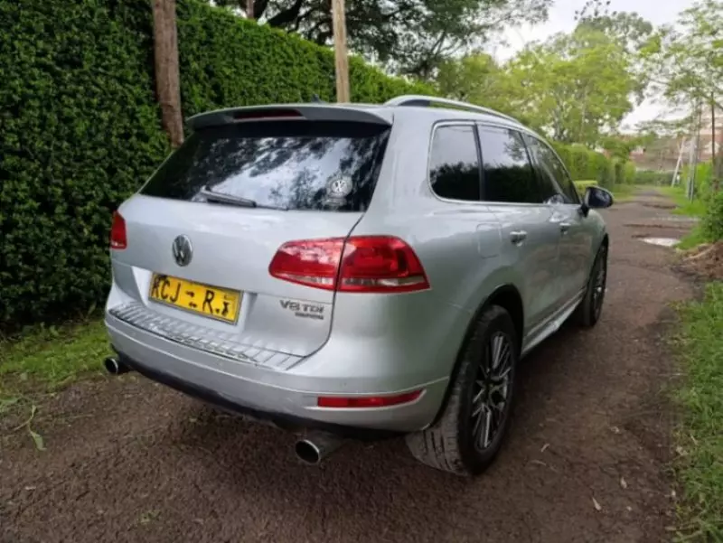 Volkswagen Touareg   - 2011