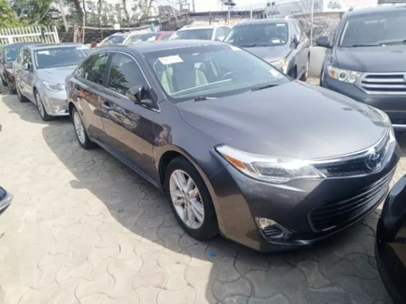 Toyota Avalon   - 2014