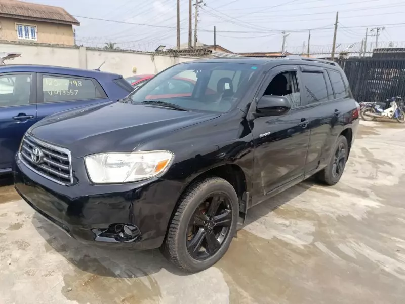 Toyota Highlander   - 2010