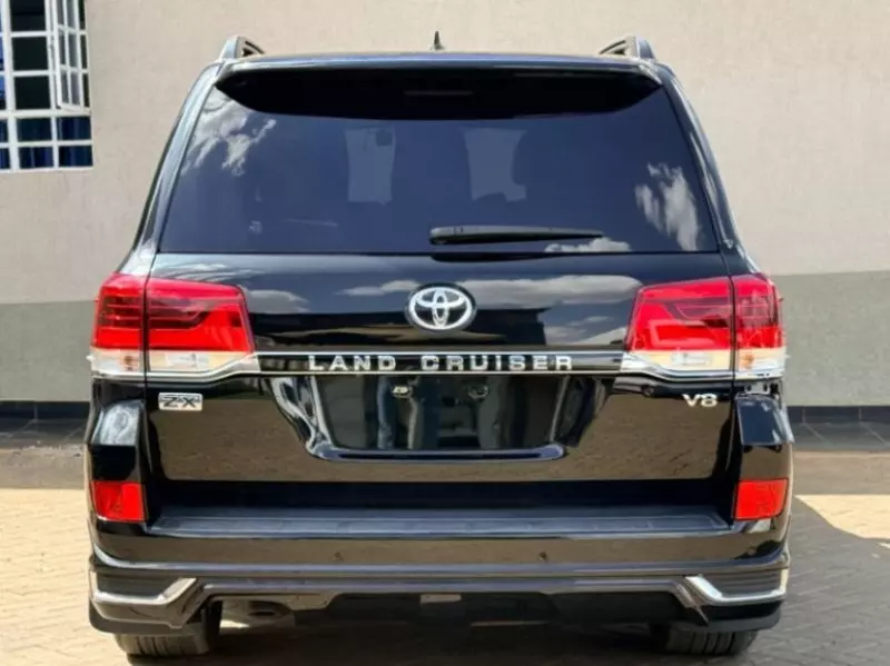 Toyota Land Cruiser V8