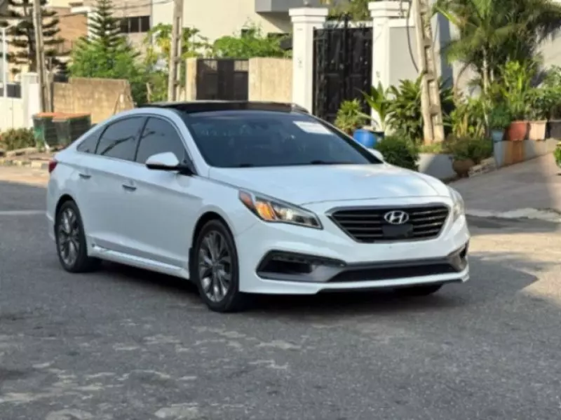Hyundai Sonata   - 2015