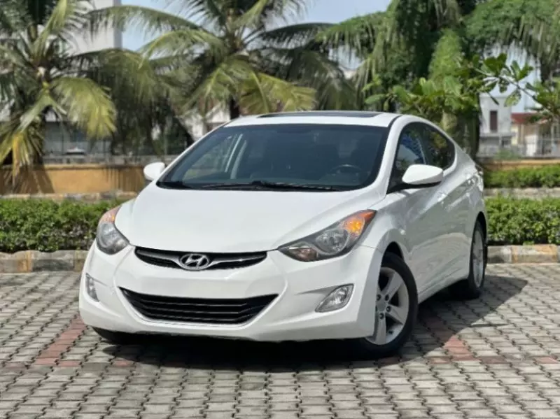 Hyundai Sonata   - 2012