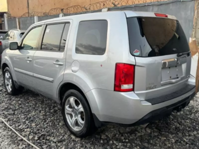 Honda Pilot   - 2012