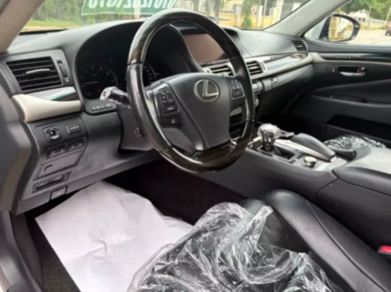 Lexus LS 460   - 2013