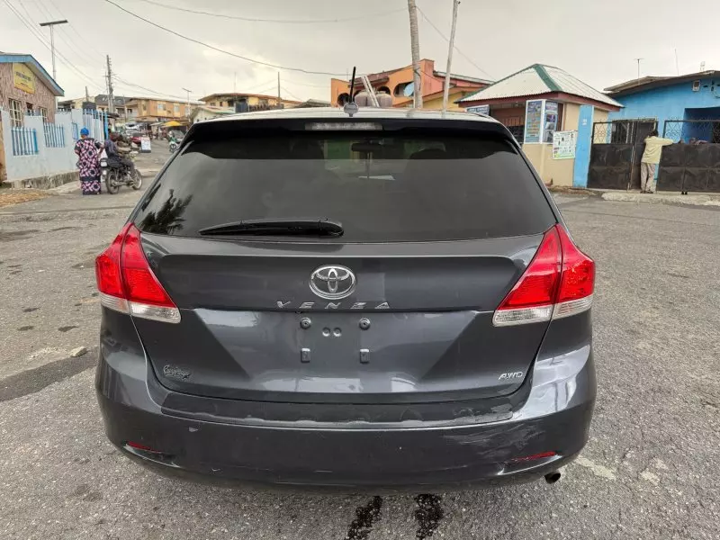 Toyota Venza   - 2010