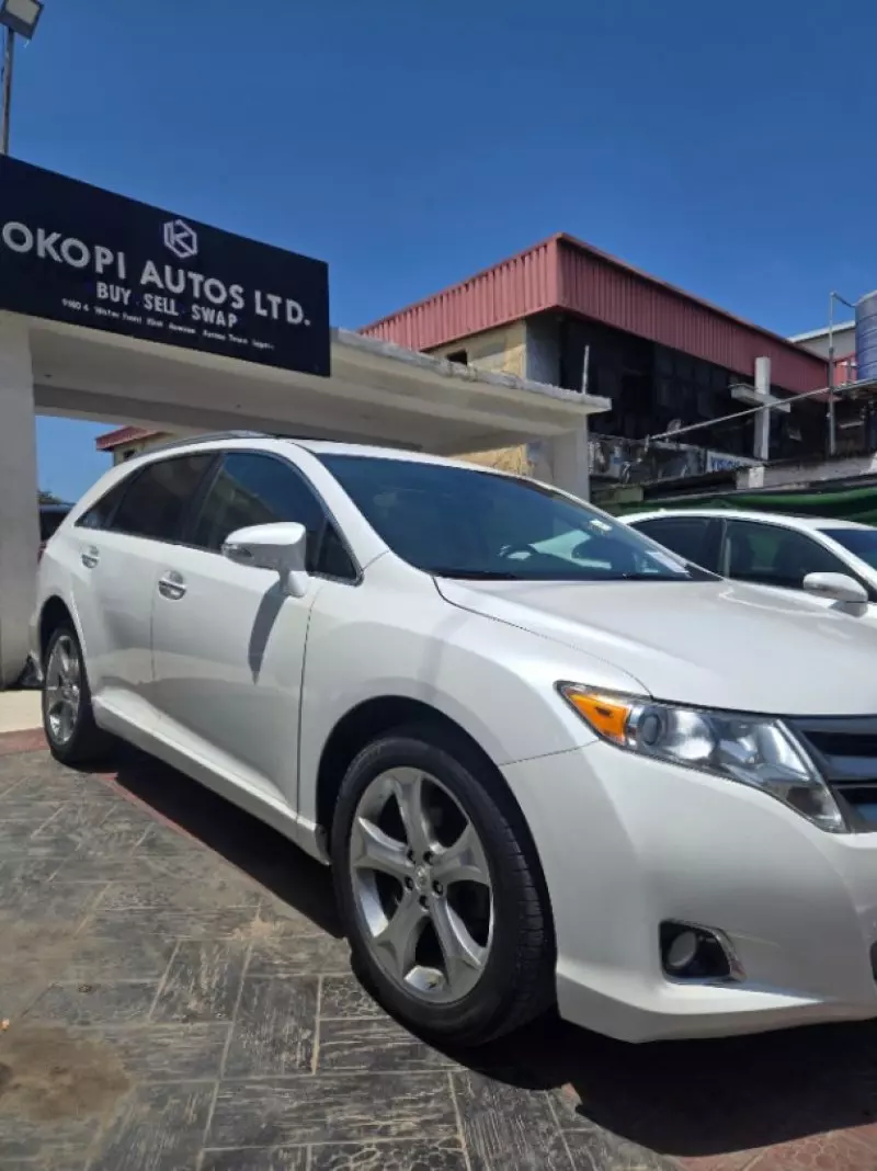 Toyota Venza   - 2014