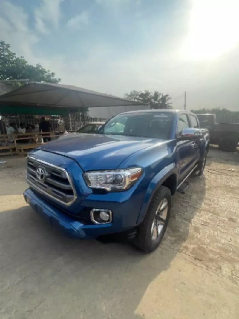 Toyota Tacoma - 2017