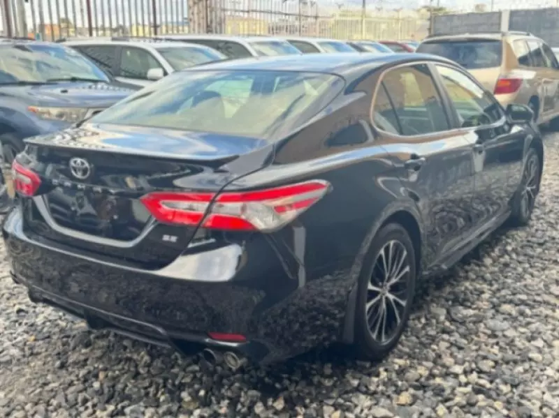 Toyota camry   - 2018