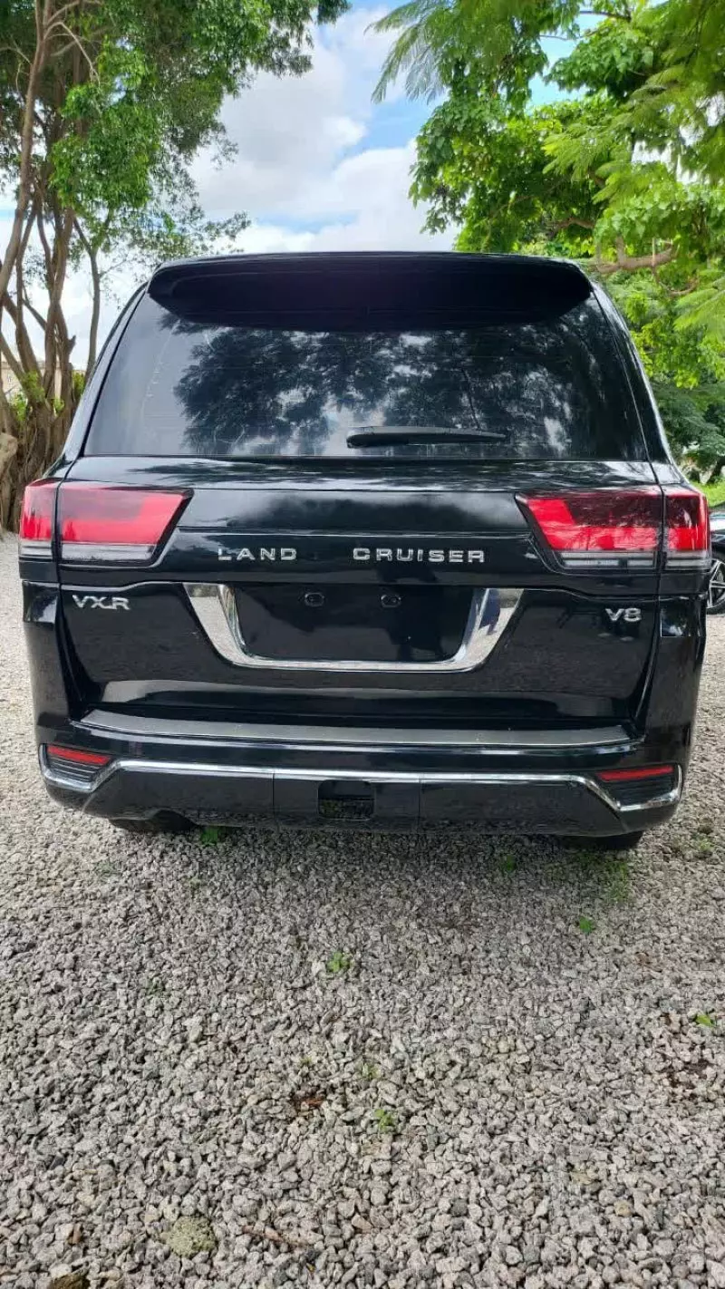 Toyota Land Cruiser   - 2011