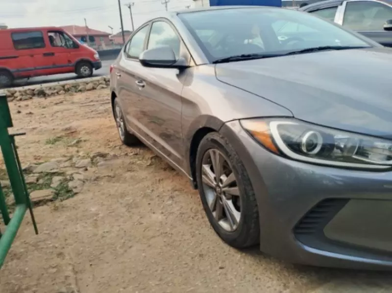 Hyundai Elantra   - 2018