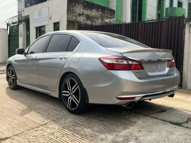 Honda Accord   - 2016