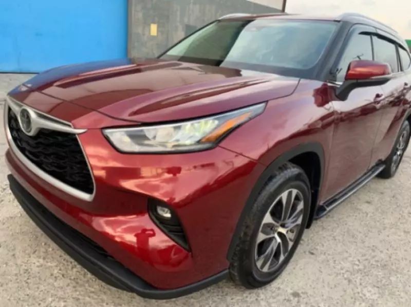 Toyota Highlander   - 2020
