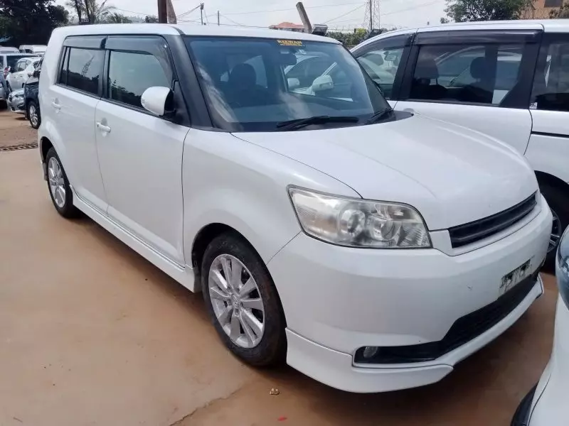 Toyota Rumion   - 2012