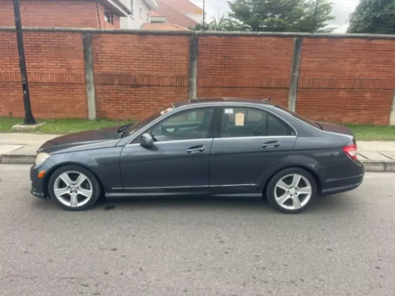 Mercedes-Benz C 300   - 2010