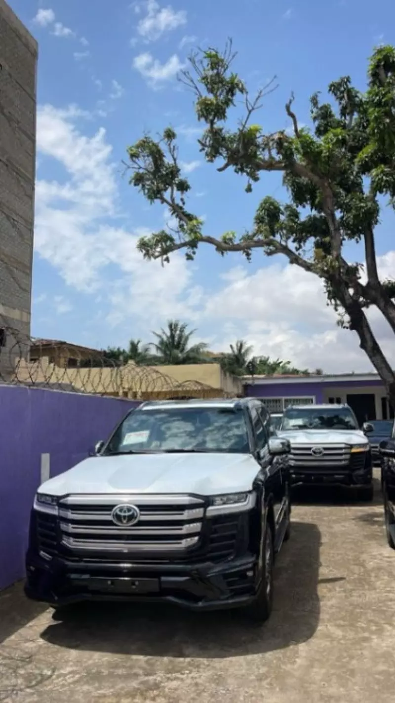 Toyota Land Cruiser   - 2025