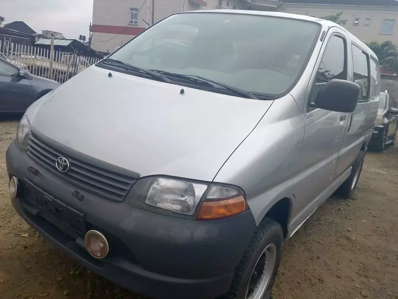 Toyota Hiace   - 2004