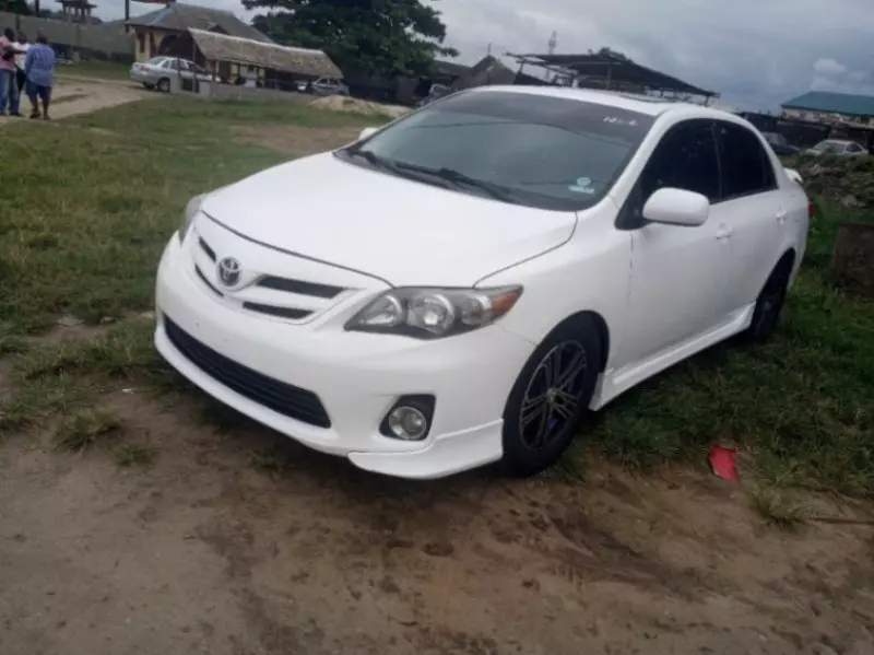 Toyota Corolla Sport   - 2013