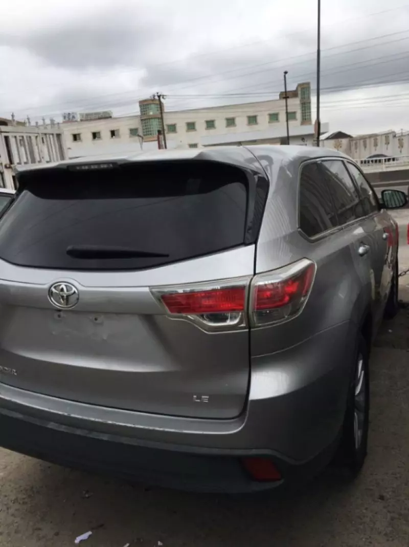 Toyota Highlander   - 2015
