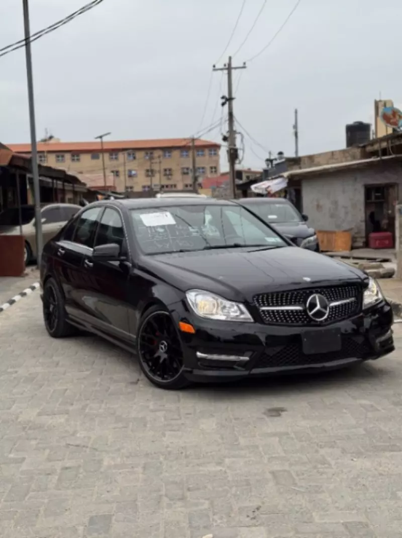 Mercedes-Benz C 300   - 2013