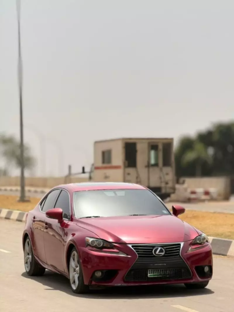 Lexus IS   - 2014