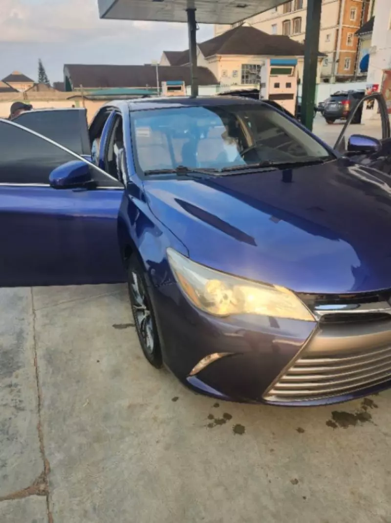 Toyota camry   - 2015